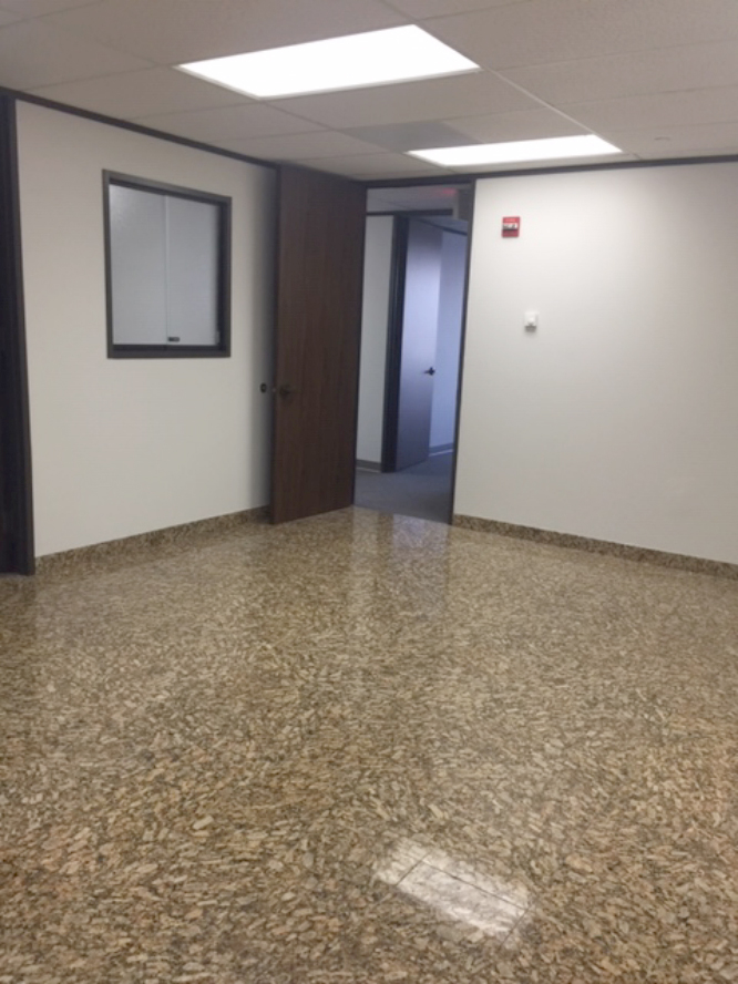 7322-7324 Southwest Freeway - 118x2-0560-sm