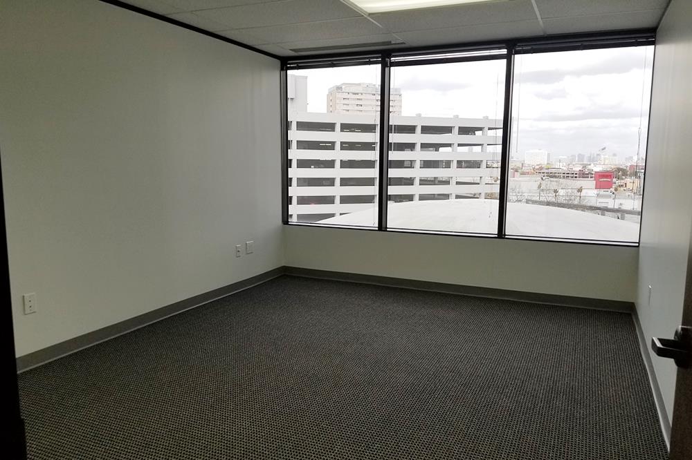 7322-7324 Southwest Freeway - 118x2-0565-sm