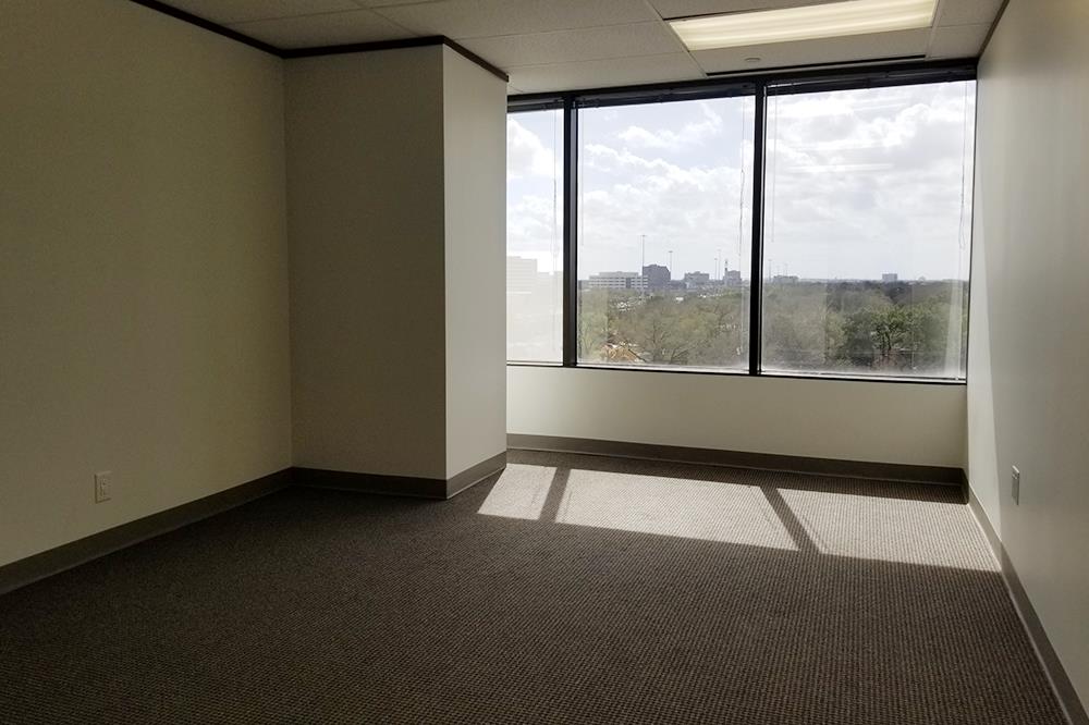 7322-7324 Southwest Freeway - 118x2-0602-sm