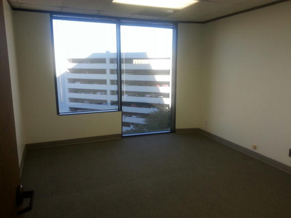 7322-7324 Southwest Freeway - 118x2-0635-sm