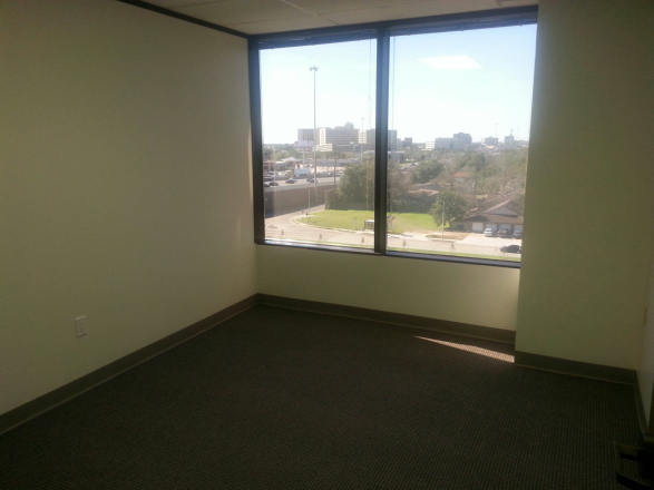 7322-7324 Southwest Freeway - 118x2-0690-sm