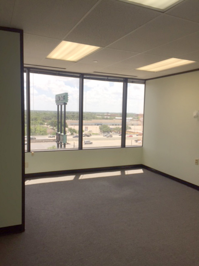 7322-7324 Southwest Freeway - 118x2-0705-sm