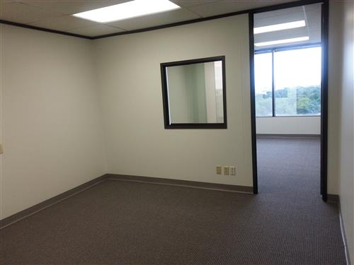 7322-7324 Southwest Freeway - 118x2-0820-sm