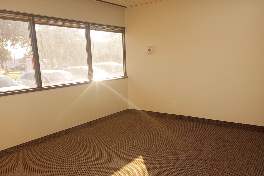 9304 Forest Ln - 121xN160-sm