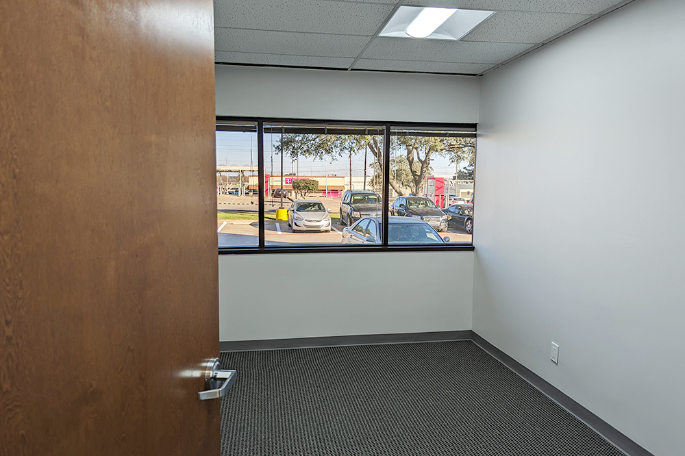 9304 Forest Ln - 121xN161-sm
