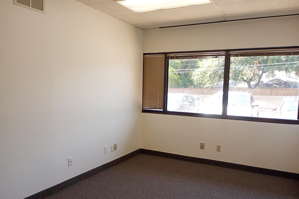 9304 Forest Ln - 121xS120-sm