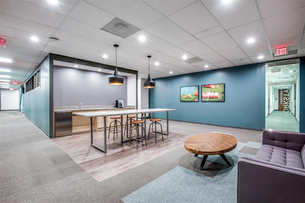 2727 LBJ Freeway - 123x422.01-sm