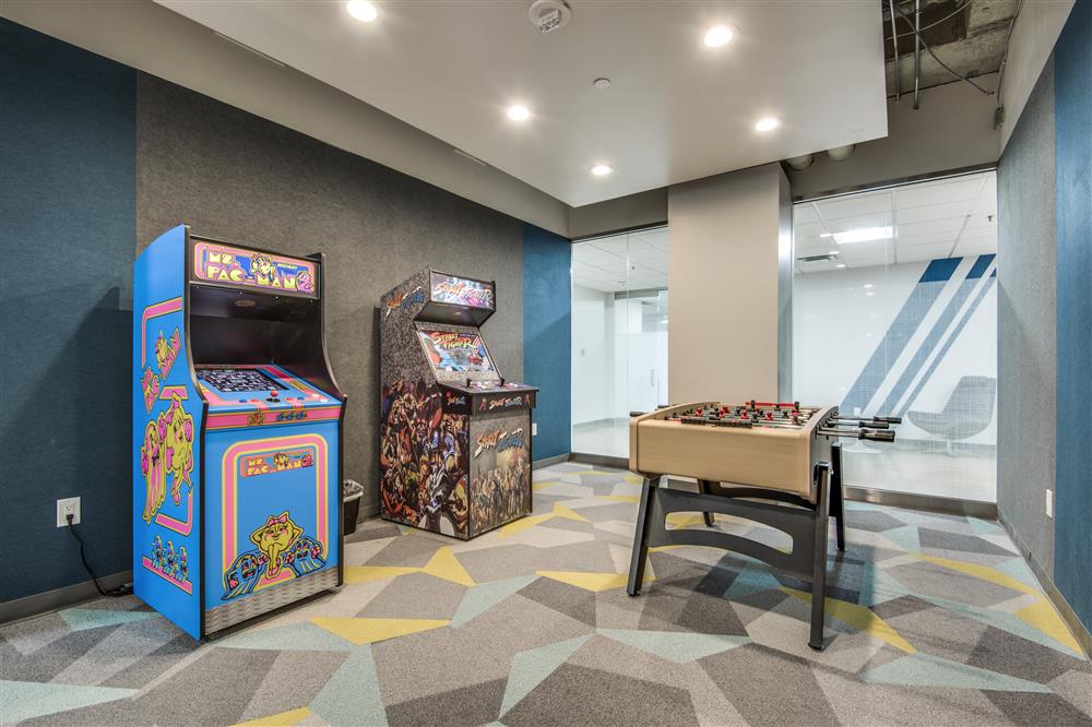 2727 LBJ Freeway - 123x422.01-sm