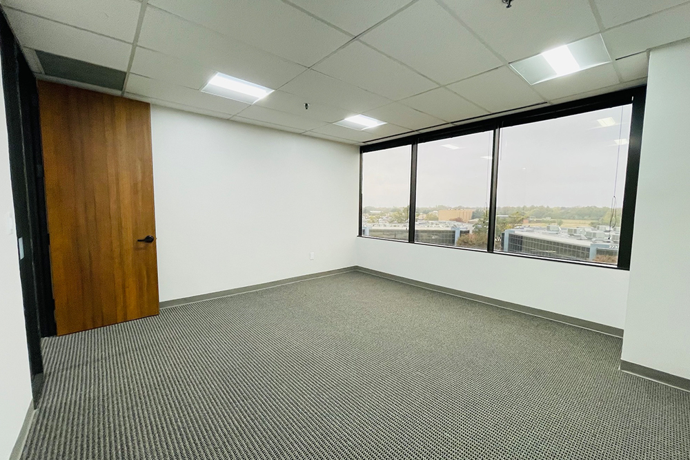 2727 LBJ Freeway - 123x422-sm