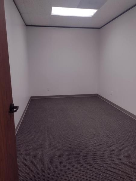 340-350 N Sam Houston Pkwy E - 127xA1020-sm