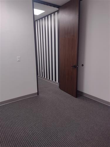 340-350 N Sam Houston Pkwy E - 127xA165Q-sm