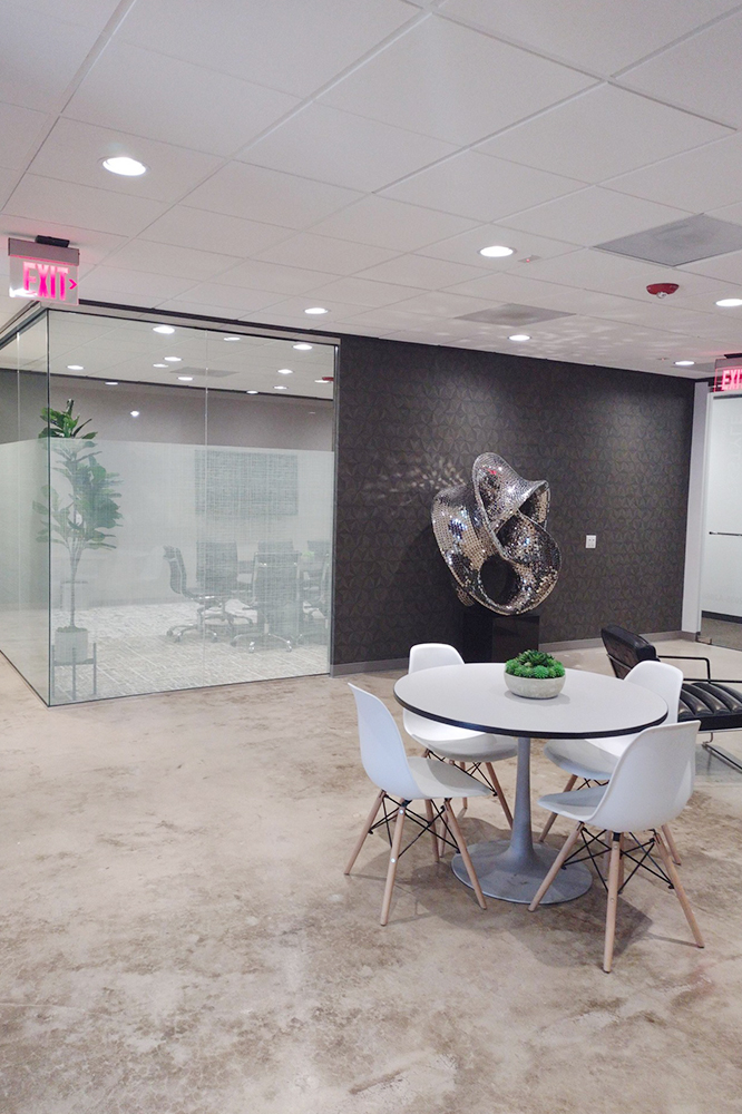 340-350 N Sam Houston Pkwy E - 127xA2035-sm