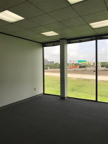 340-350 N Sam Houston Pkwy E - 127xA209.01-sm