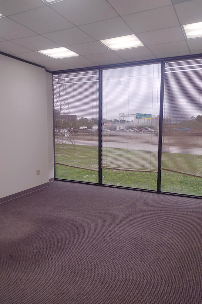 340-350 N Sam Houston Pkwy E - 127xA212-sm