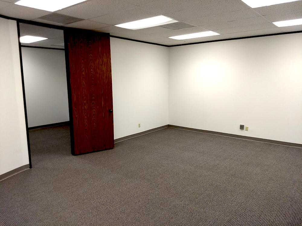 340-350 N Sam Houston Pkwy E - 127xB203-sm