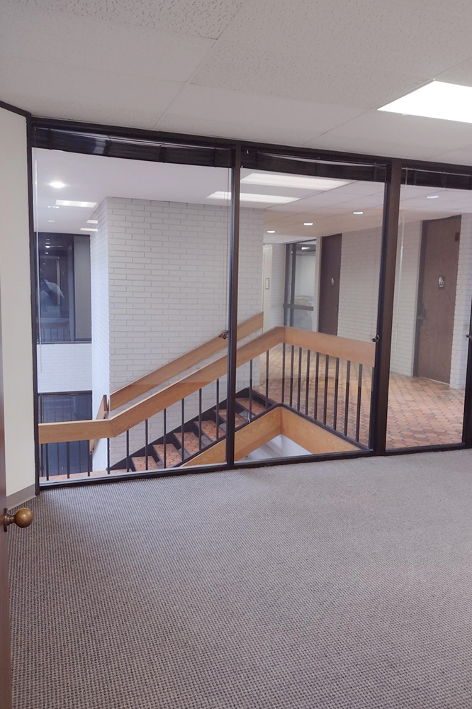 340-350 N Sam Houston Pkwy E - 127xB204.01-sm