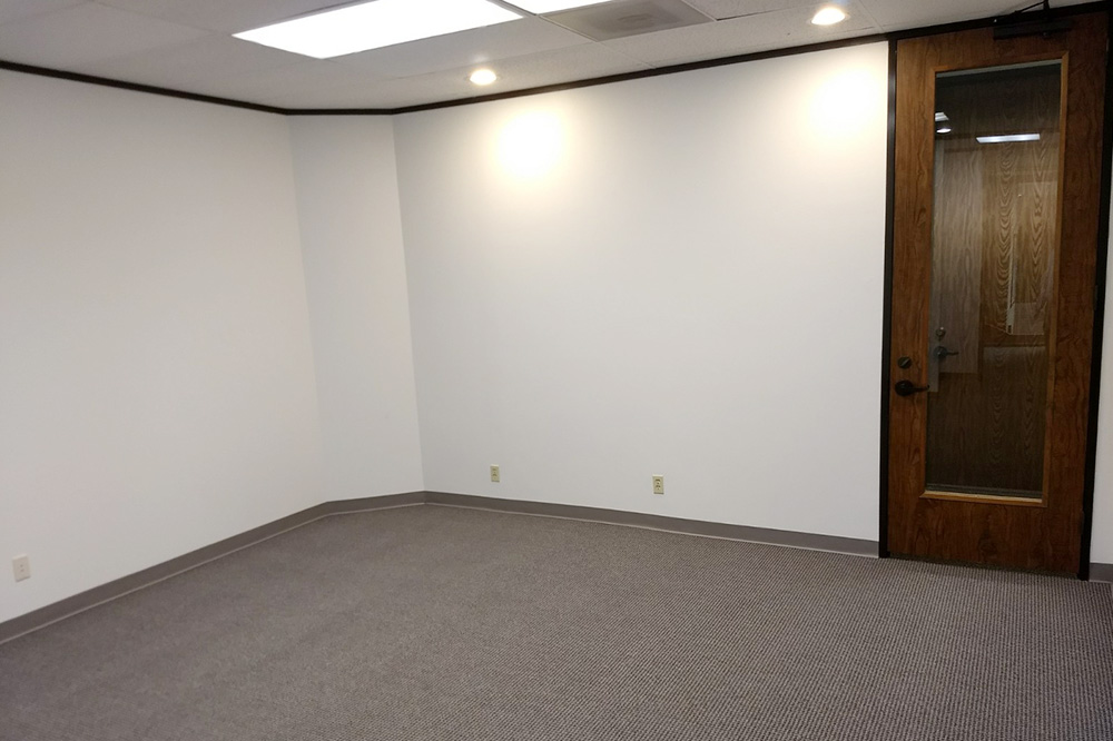 340-350 N Sam Houston Pkwy E - 127xB204-sm