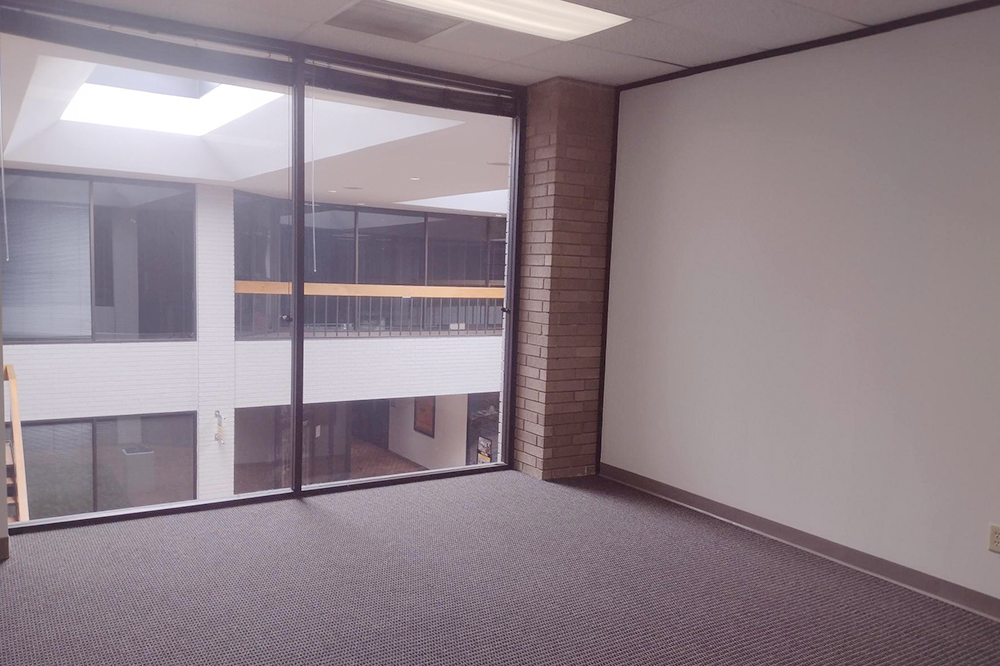 340-350 N Sam Houston Pkwy E - 127xB230-sm