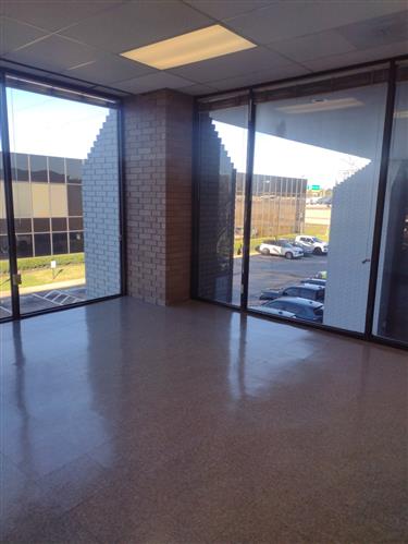 340-350 N Sam Houston Pkwy E - 1-UIB238.01x127