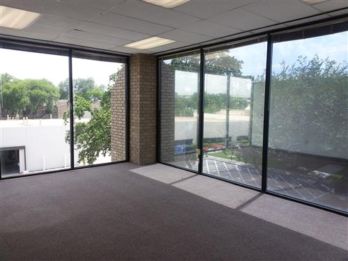 340-350 N Sam Houston Pkwy E - 127xB238-sm