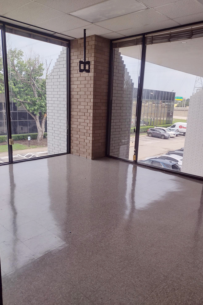 340-350 N Sam Houston Pkwy E - 127xB240-sm