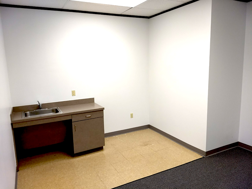 340-350 N Sam Houston Pkwy E - 127xB285-sm