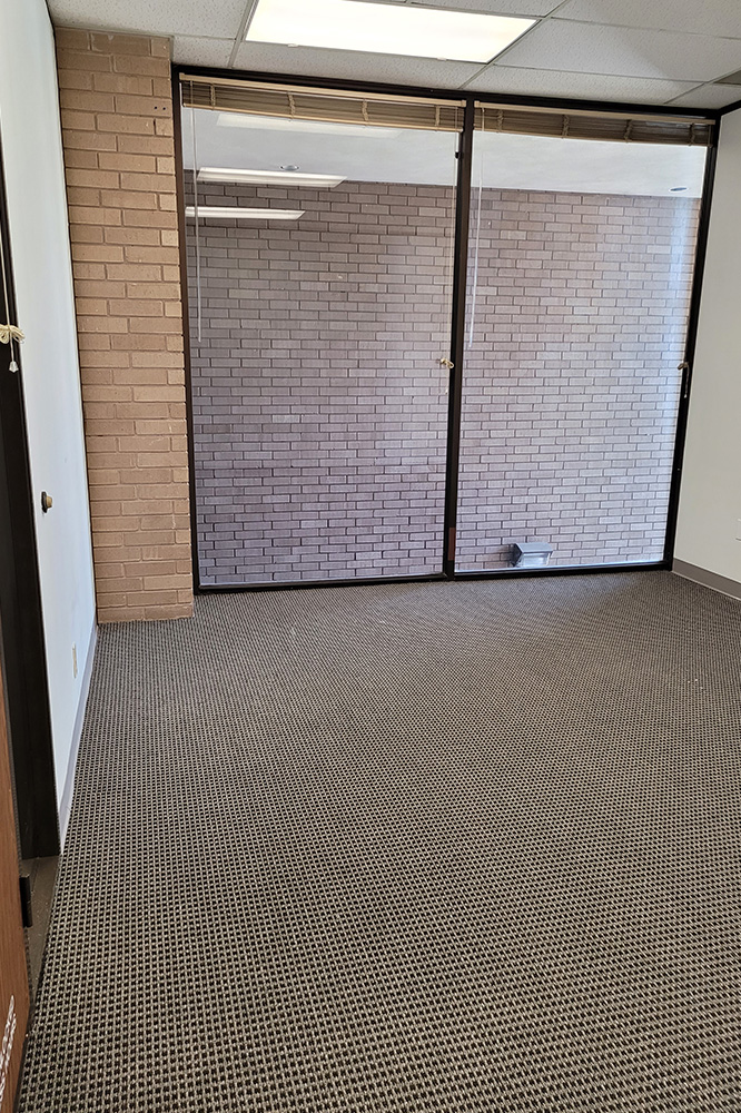 340-350 N Sam Houston Pkwy E - 127xB286-sm