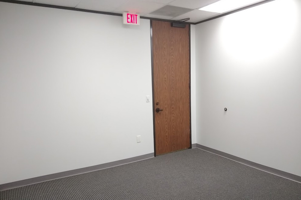 340-350 N Sam Houston Pkwy E - 127xB287-sm