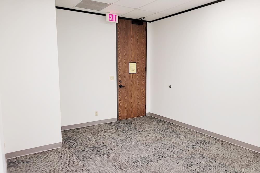 340-350 N Sam Houston Pkwy E - 127xB288-sm