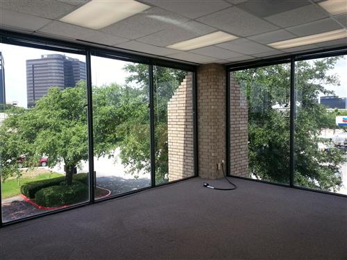 340-350 N Sam Houston Pkwy E - 127xB295-sm