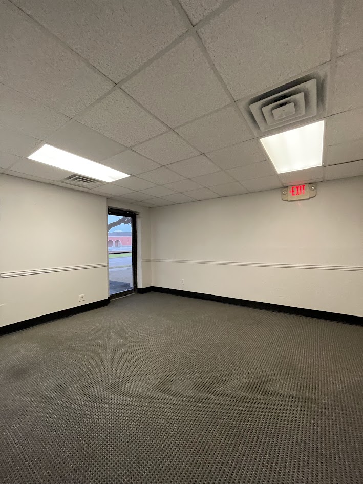 415 E. Bolt St. - 142x417-sm