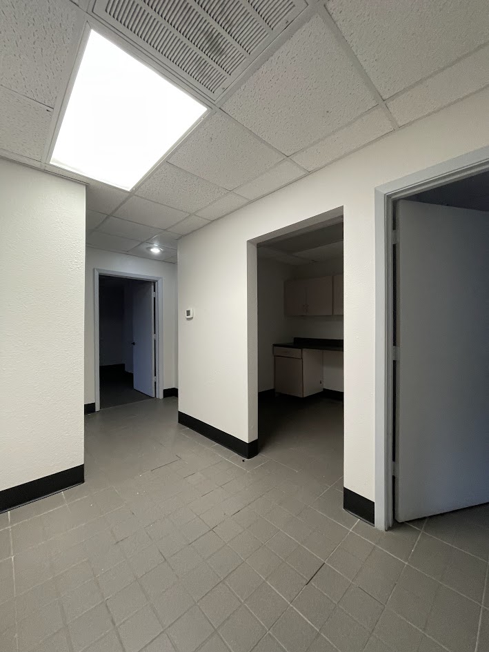 415 E. Bolt St. - 142x417-sm