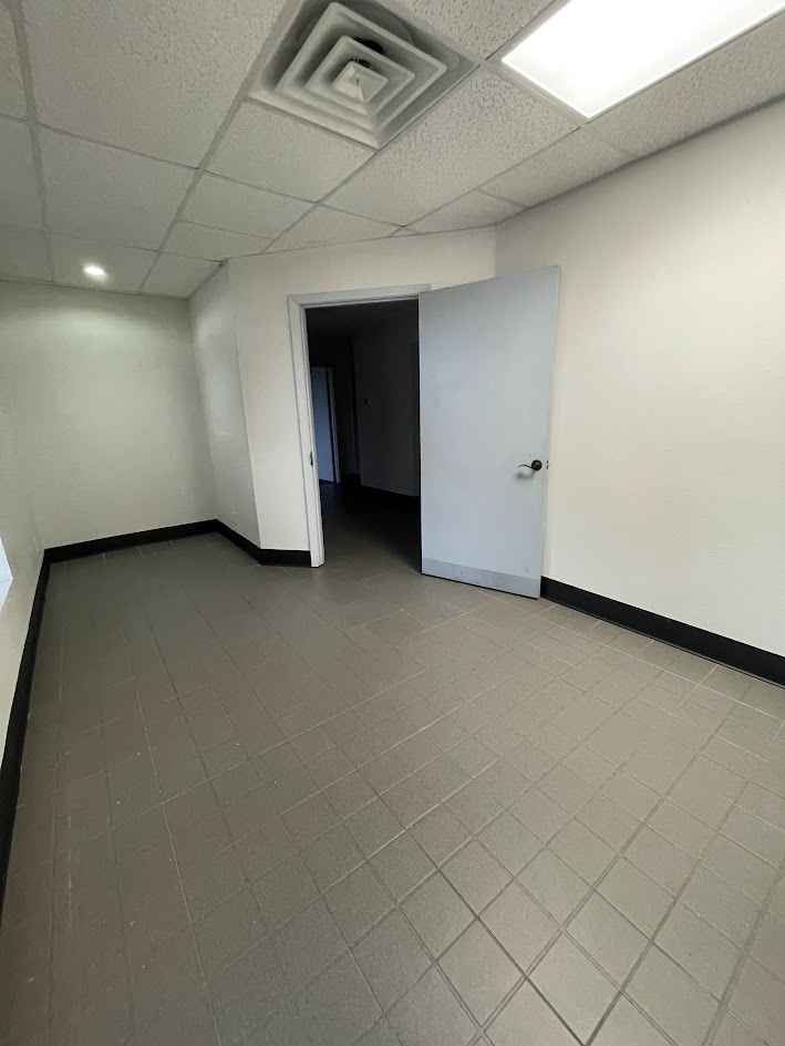 415 E. Bolt St. - 142x417-sm