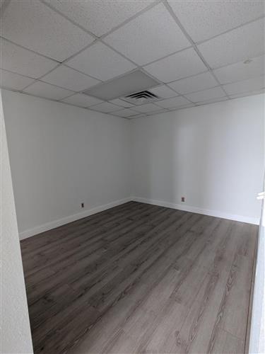 415 E. Bolt St. - 142x433-sm