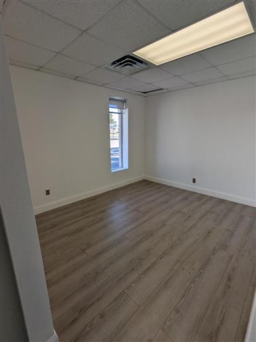 415 E. Bolt St. - 142x433-sm