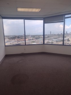 6671 Southwest Freeway - 1450x812A-sm