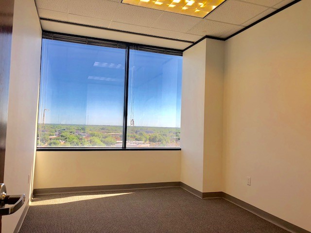 6671 Southwest Freeway - 1450x812J-sm