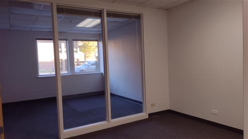 property with office space for rent at 906, 2100 Manchester, Wheaton, IL 60187, USA