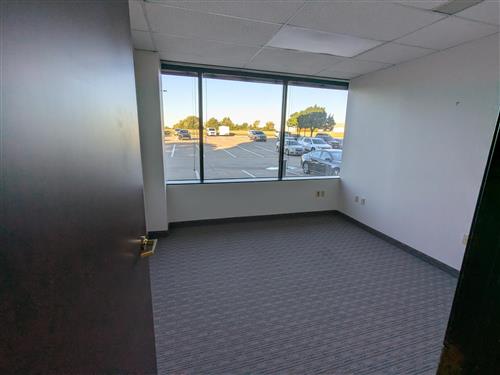 property with office space for rent at 130, 1801 N Hampton Road, DeSoto, TX 75115, USA