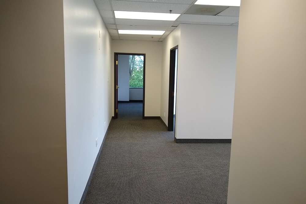property with office space for rent at 290, 1801 N Hampton Road, DeSoto, TX 75115, USA