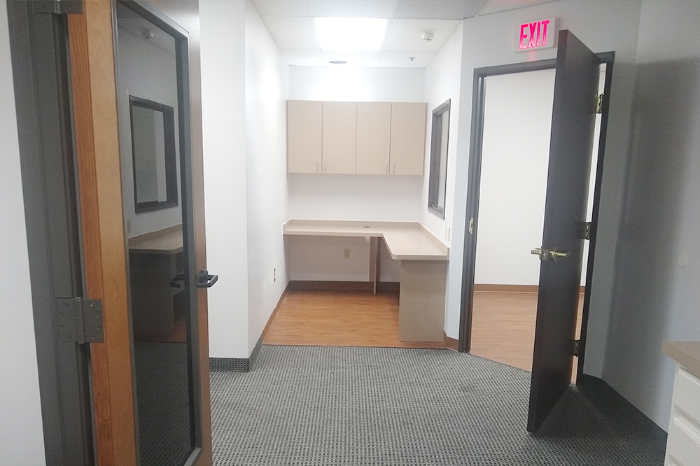 property with office space for rent at 400B, 1801 N Hampton Road, DeSoto, TX 75115, USA