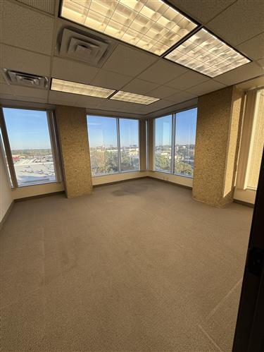13601 Preston Rd - 168xE0309-sm