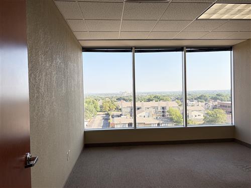 13601 Preston Rd - 168xE0515-sm