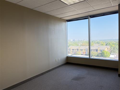13601 Preston Rd - 168xE0515-sm