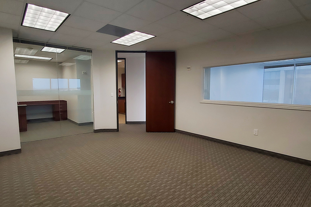 13601 Preston Rd - 168xE0800.01-sm