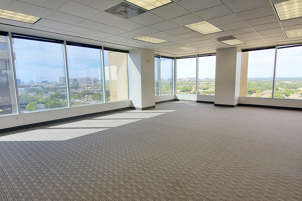 13601 Preston Rd - 168xE0810-sm