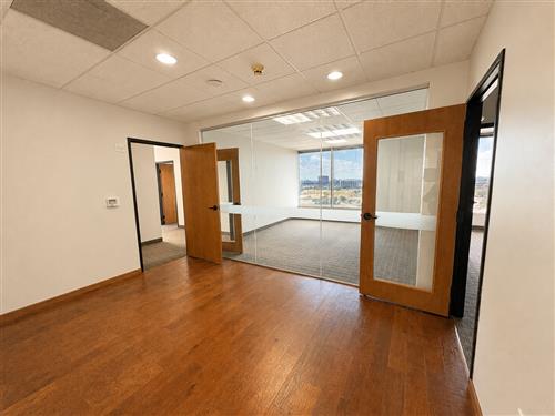 13601 Preston Rd - 168xE0935-sm