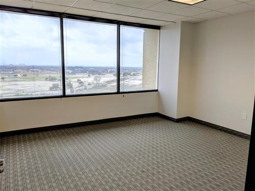 13601 Preston Rd - 168xE1070-sm