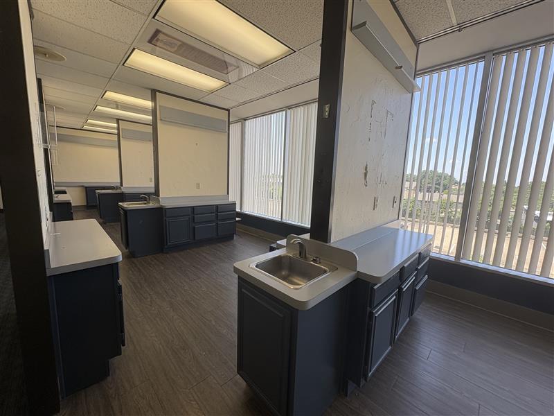 13601 Preston Rd - 168xW0309-sm