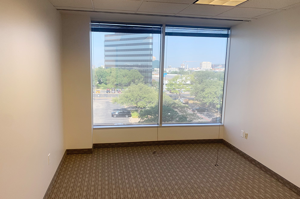 13601 Preston Rd - 168xW0412-sm